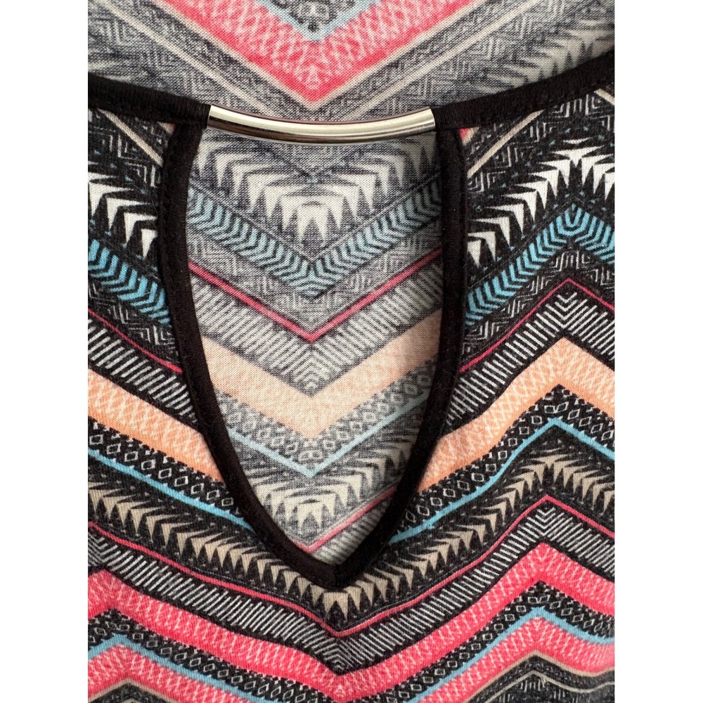 Bisou Bisou Michele Bohbot Chevron Tribal Print Keyhole Neck Top XL Pink Blue - Picture 3 of 5